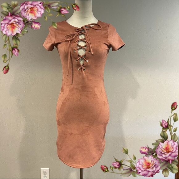 Windsor Tan sexy deep lace up v-neck short sleeve Mini velvet Dress size xs - Picture 1 of 12